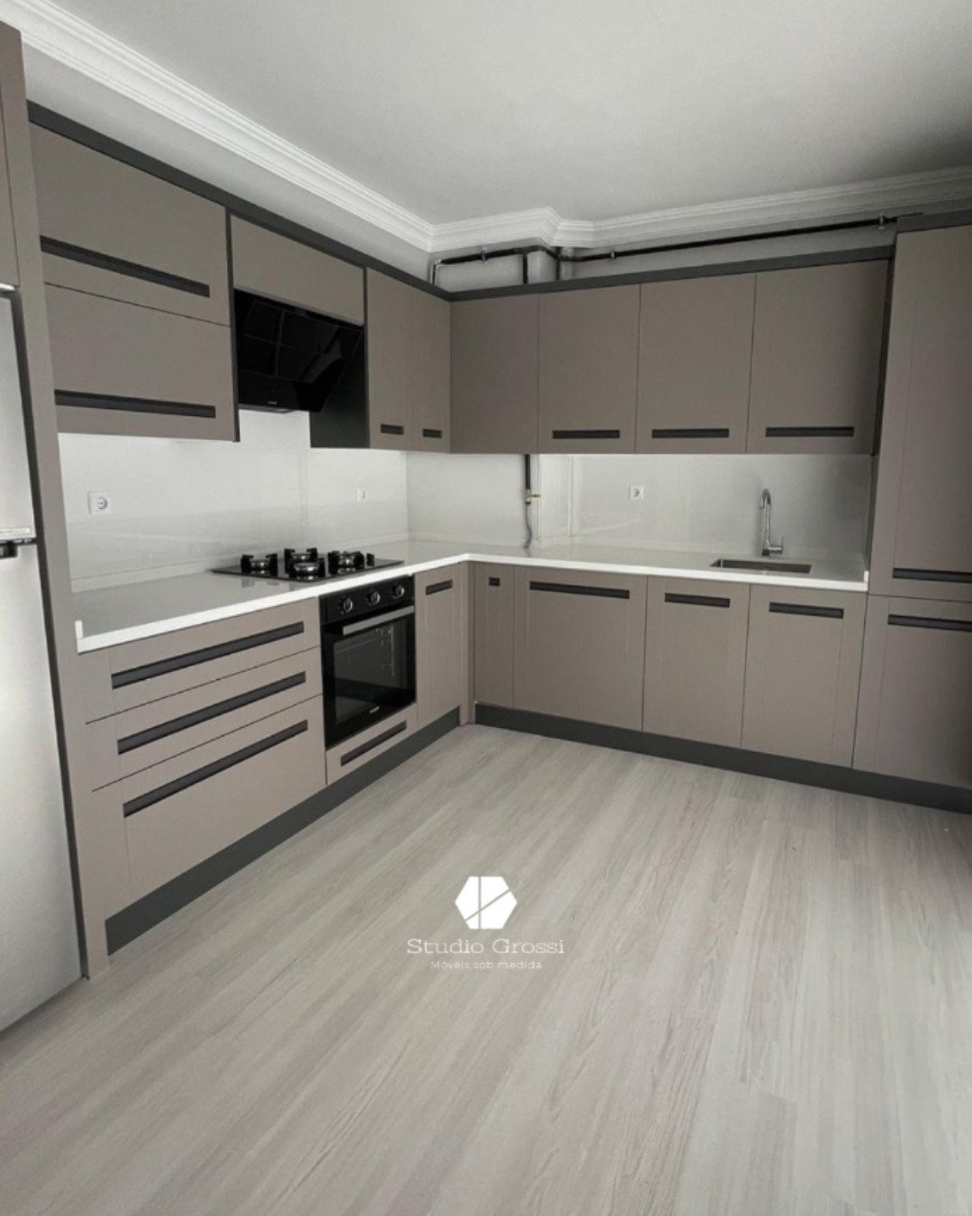 Em 2024, tivemos o privilégio de transformar diversos ambientes em espaços únicos e funcionais. (3)